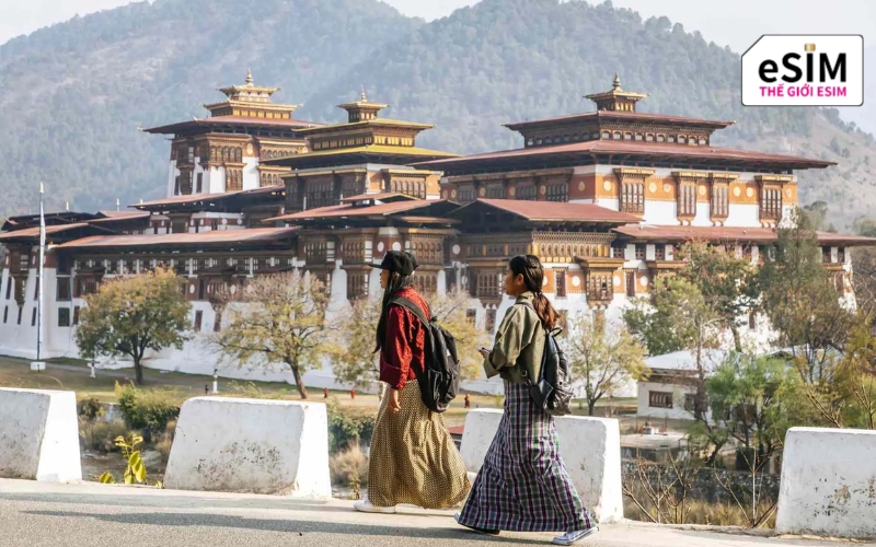 Tìm hiểu những đối tượng phù hợp nhất để sử dụng eSIM Bhutan khi du lịch